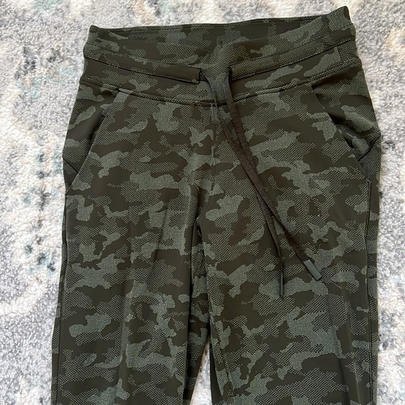 Lululemon Ready to Rulu Jogger 29” - Picture 2 of 8
